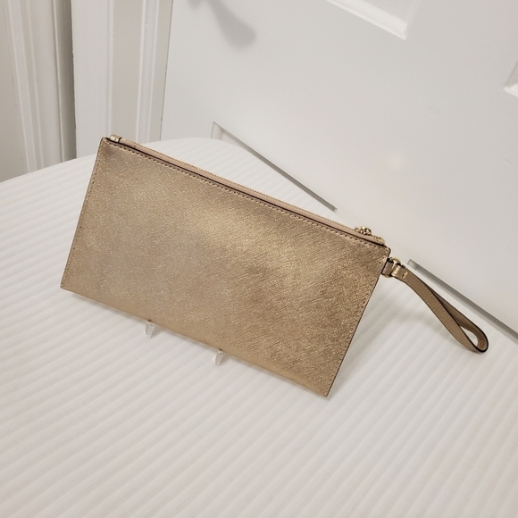 EC Michael Kors Gold Saffiano Leather Stud Large Clutch/Wristlet - Picture 5 of 14